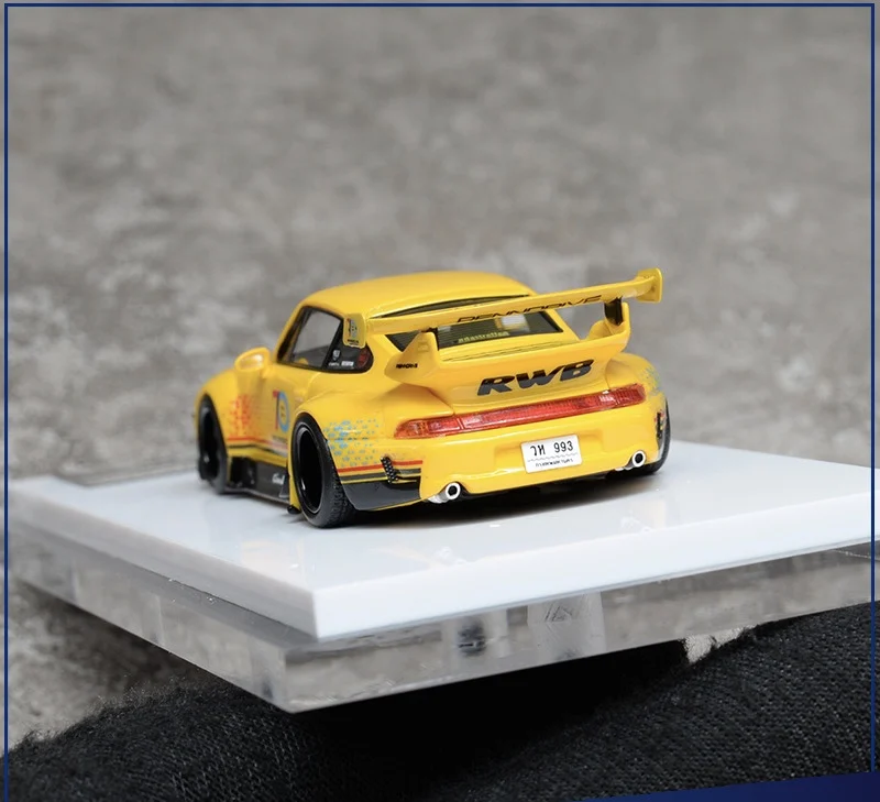 Модель автомобиля из каучука Fuelme 1:64 RWB993 Золушка 70-я годовщина специальное