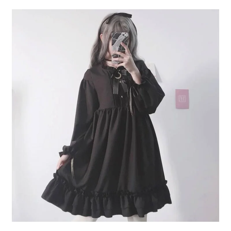 Женское платье в японском стиле Харадзюку черное с оборками и рукавами