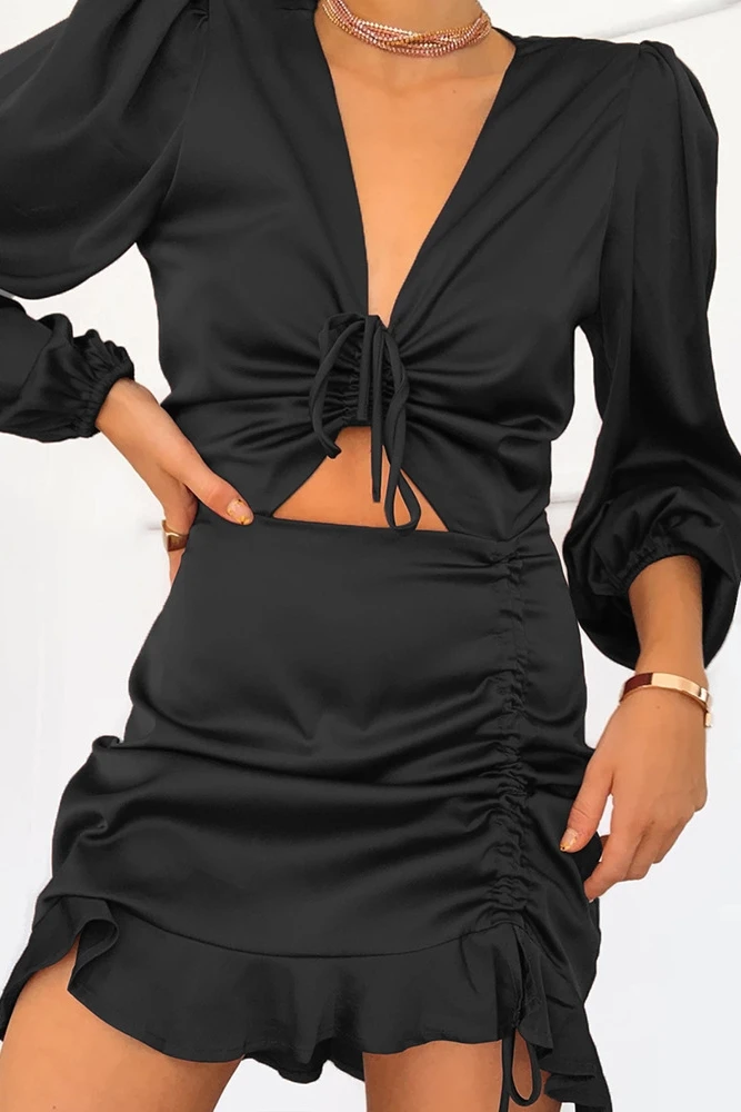 

Sexy V-neck lace up dress ins minority temperament hollowed out waist fold drawstring design feeling hip skirt