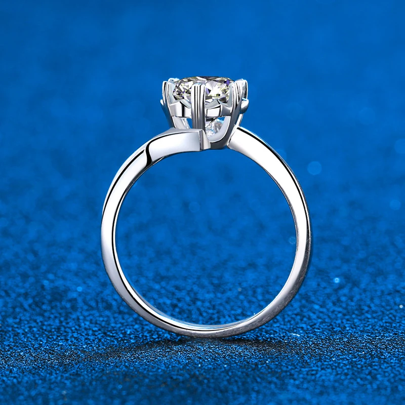 Женское кольцо с муассанитом серебряное алмазным покрытием 1CT 2CT VVS витое
