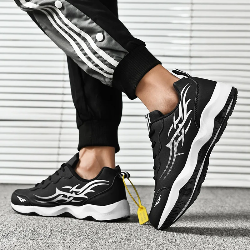 

Sports shoes men's comfortable light walking flat shoes 2021 new men's fashion non slip casual shoes outdoor sports shoes