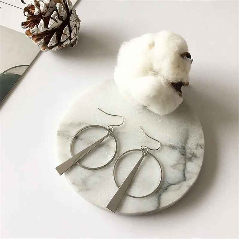 Простые геометрические круглые корейские серьги металлические ажурные золотые