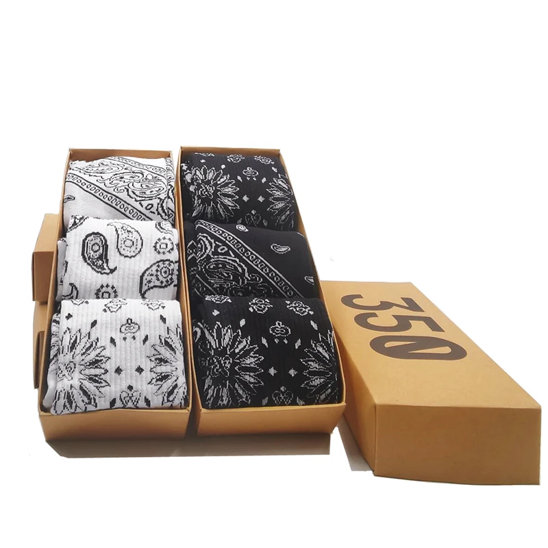 

Men socks funny faces cashew flower socks Korean style trend Harajuku hip-hop skateboarding couple black and white socks