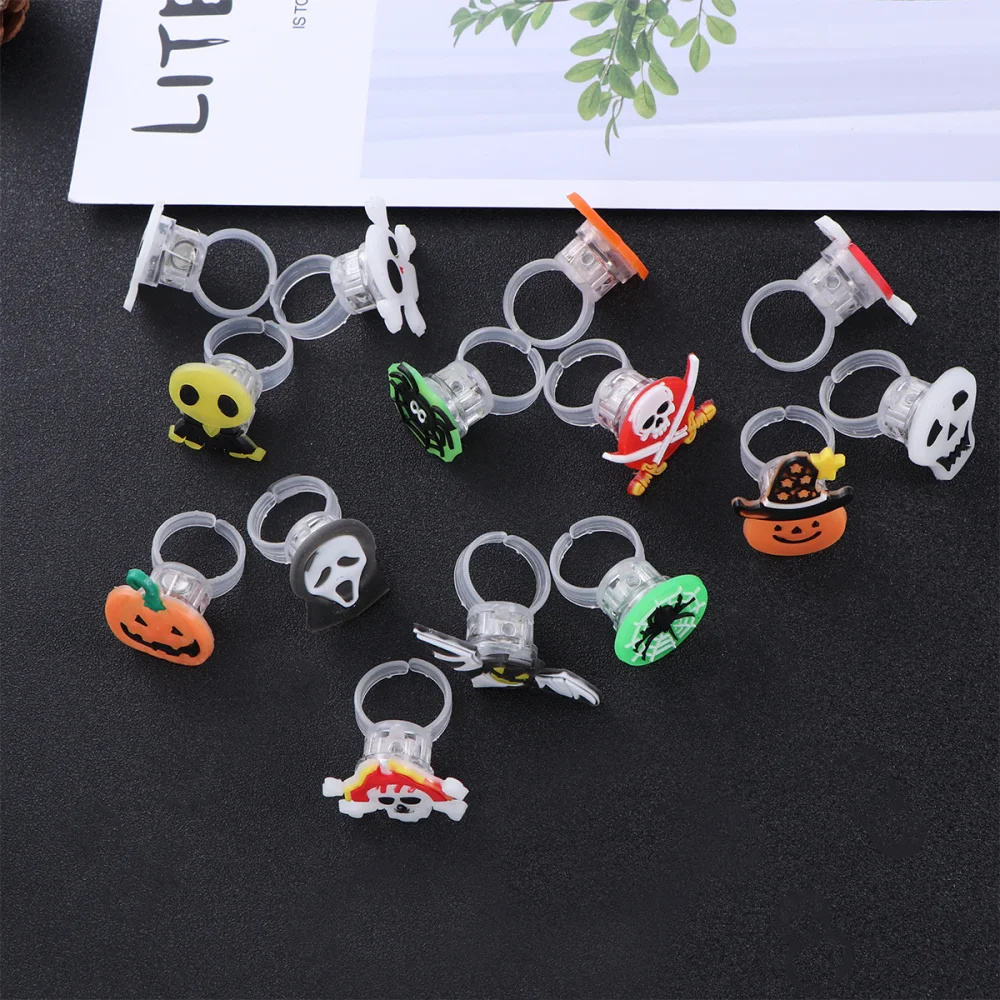 

50pcs LED Ring Flashing Pumpkin Finger Lights Flashing Ornaments for Decor
