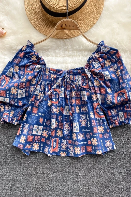 

Age-reducing puff sleeve top women's summer dress 2021 new style niche print temperament square neck slim short vacation shirt