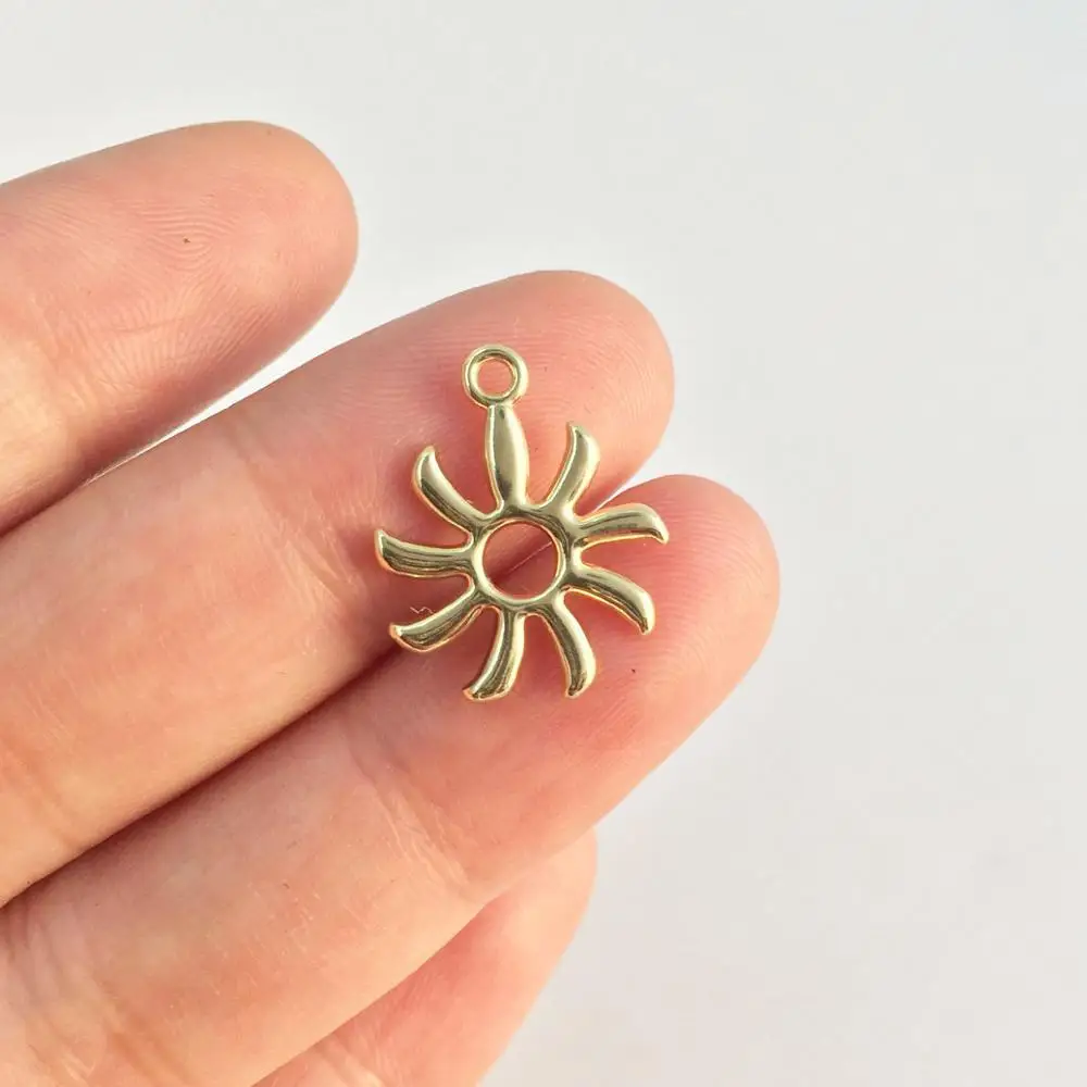 Eruifa 20 шт. 15 мм Новые популярные подвески из цинкового сплава Sun Coin ожерелья оптом