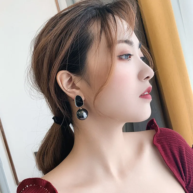 

Simple Temperament Pearl Dangle Ear Jewelry trendy Personality Earrings 2021