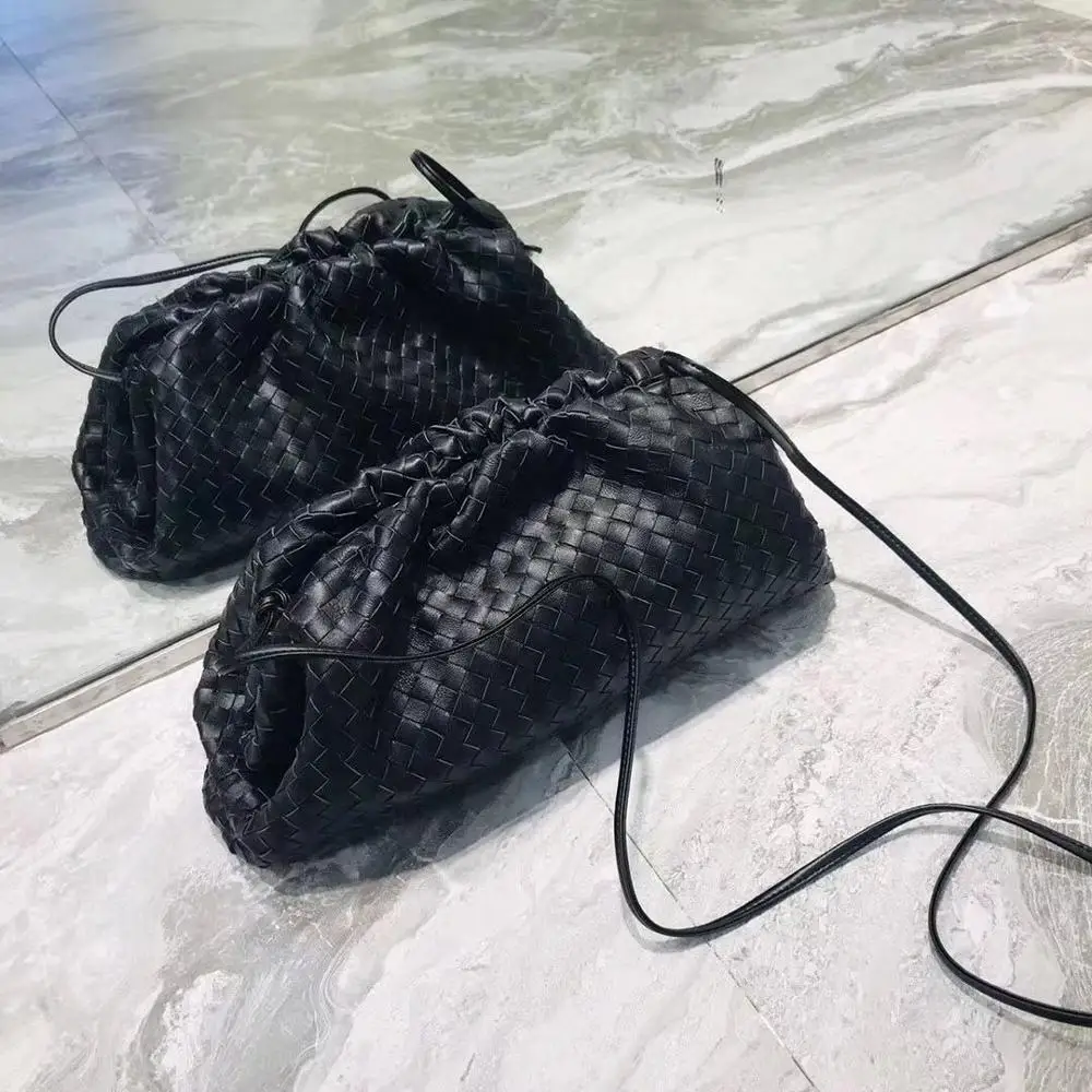 Woven Pouch Bag Clutch Fashion Top Designer High Quality Handbag Weave Leather Genuine Pairs Show clutch |