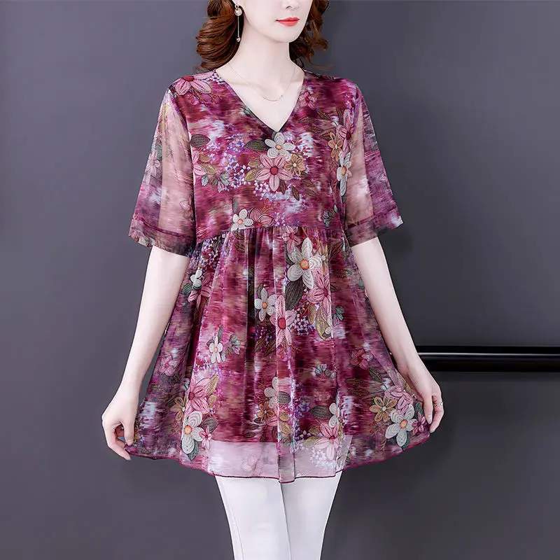 

Summer Short Sleeve Women Lace Print Casual Blouses Loose Shirts Lady Temperament V-Neck Large Size Tops Blusas MM0342