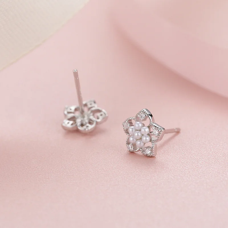 Серьги-гвоздики женские из серебра 925 пробы с искусственным белым жемчугом