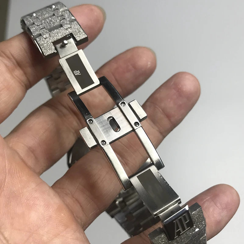 Бриллиантовые автоматические матовые мужские часы с черным циферблатом из дуба