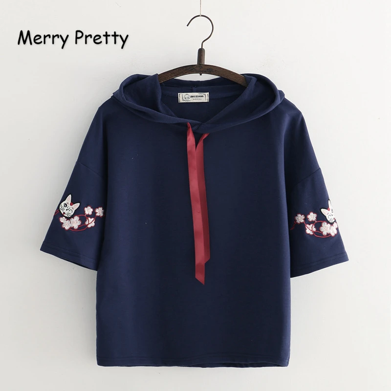 

Женская хлопковая футболка с капюшоном, с вышивкой и коротким рукавом