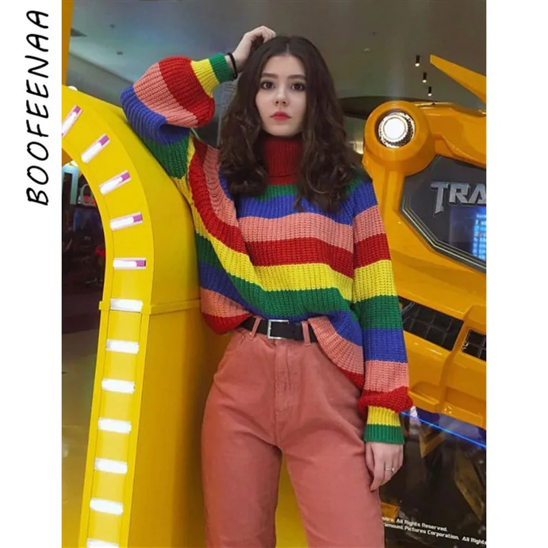 Вязаный свитер BOOFEENAA в радужную полоску с высоким воротником женские