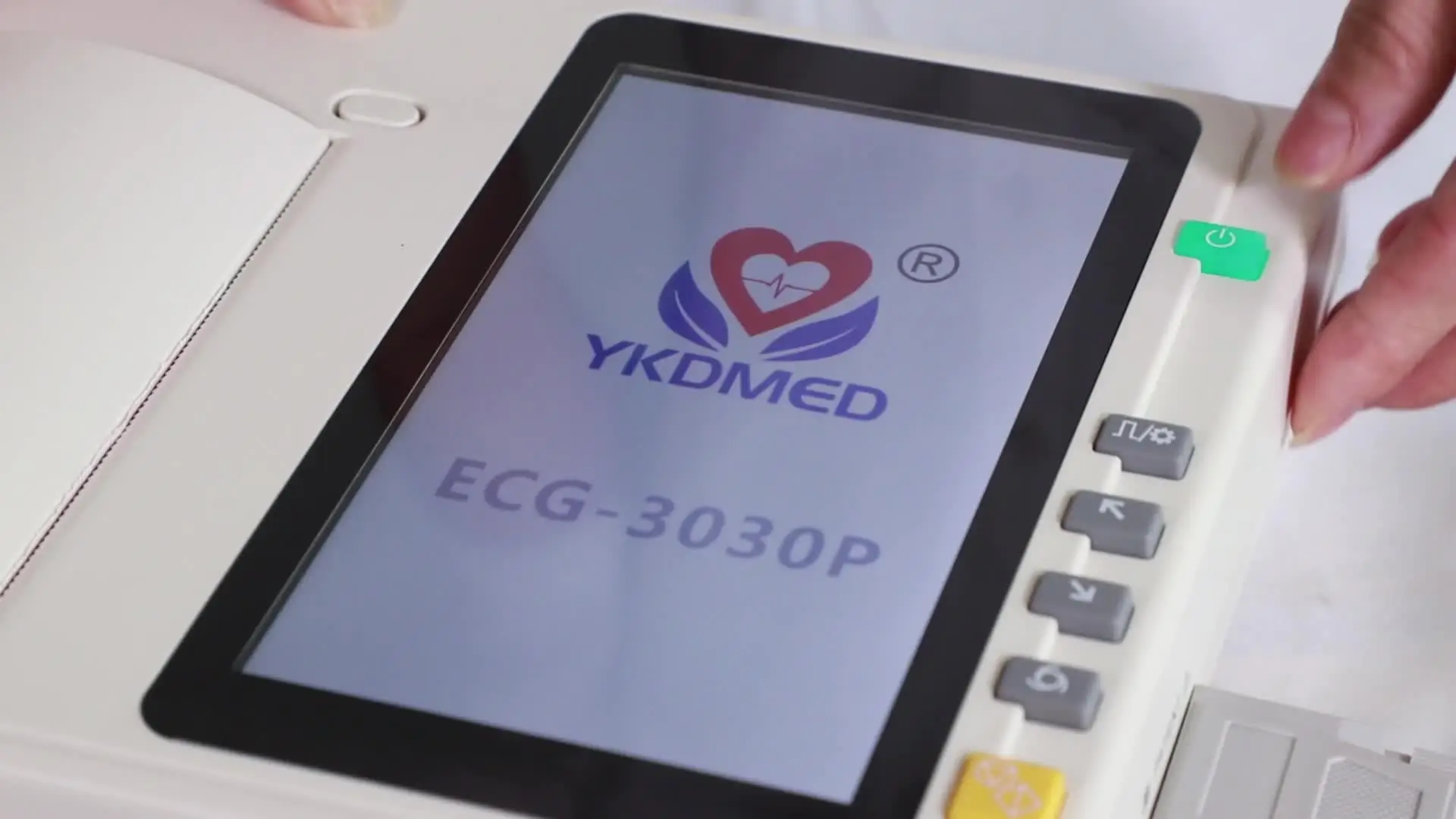 

Аппарат YKD ECG-3030P, 3-канальный, цифровой электрокардиограф ЭКГ