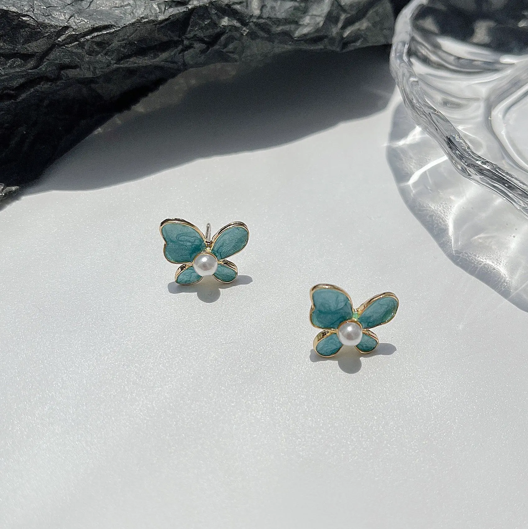 

Vintage Women Butterfly Pearl Elegant Sweet Girl Party Earring