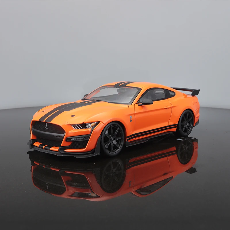 

Maisto 1:18 2020 New Ford Shelby GT500 orange Alloy Retro Car Model Classic Car Model Car Decoration Collection gift