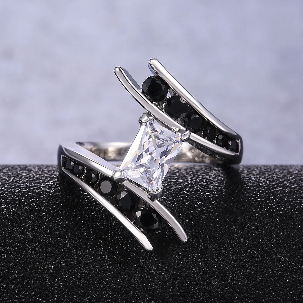 

Exquisite Zircon Inlaid Creative Modeling Personality Women's Ring Engagement Ring Wedding Party Jewelry Valentine's Gift