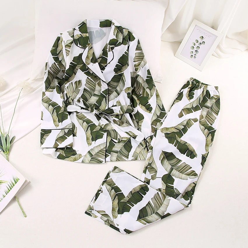 Атласная пижама с длинным рукавом и тропическим рисунком | Женская одежда