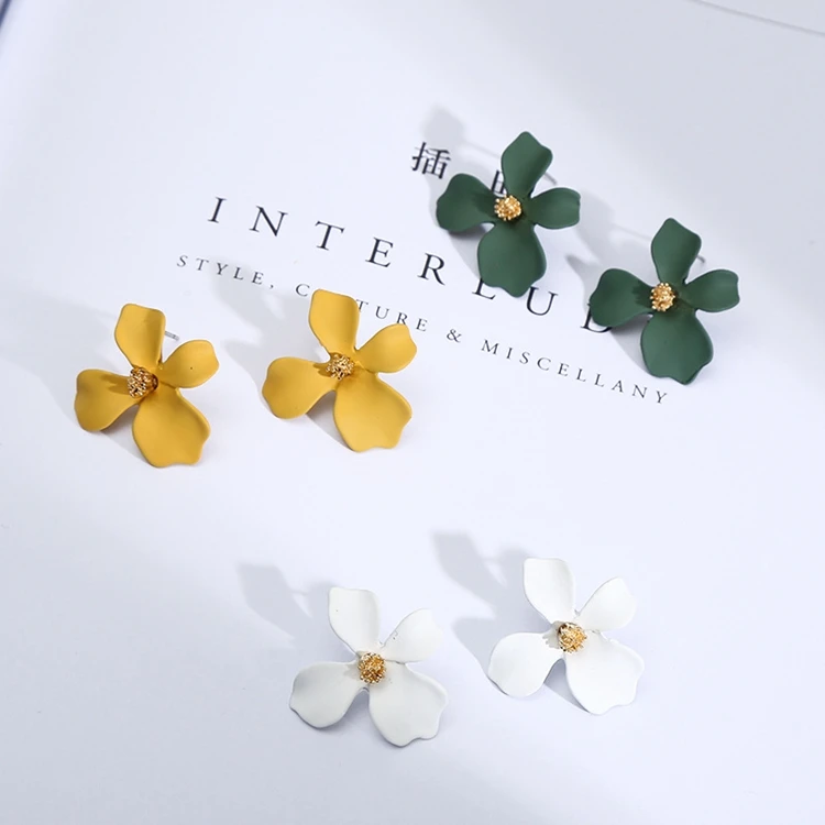 2019 новые корейские сережки с зеленым цветком желтые серьги гвоздики для женщин