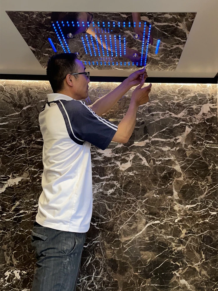 Рисунок 2 - Роскошная большая дождевая душевая панель 800 × 600 мм