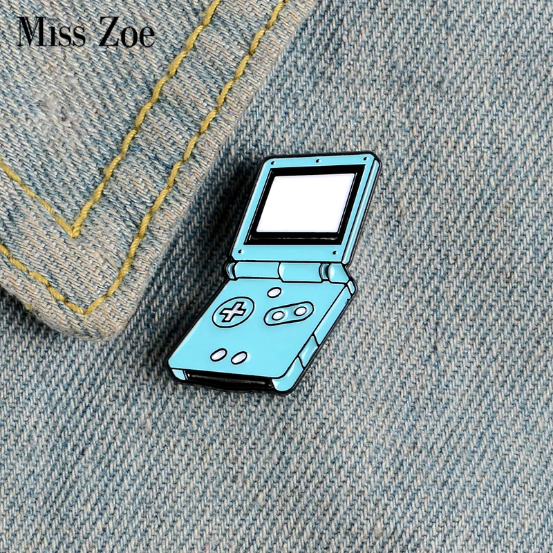 Фото Ручная игровая консоль с эмалью броши на заказ лацкан заколка для рубашки сумки