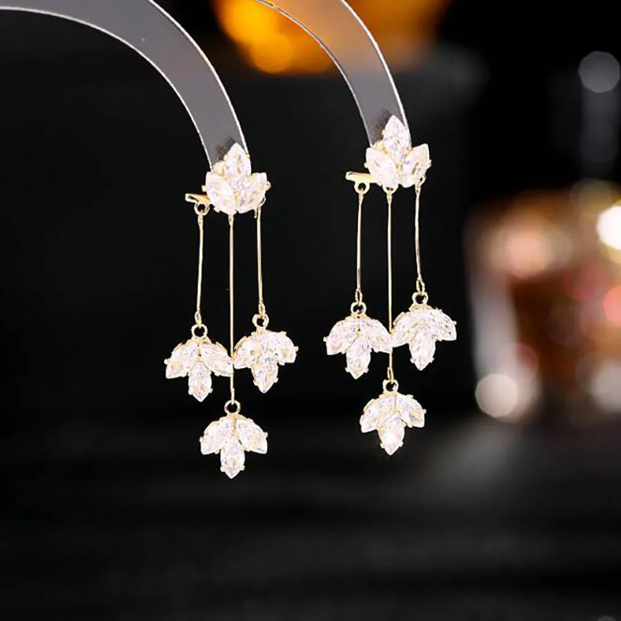 

Super flash zircon plant leaf earrings for women simple maple leaf tassel two use lady Commute exquisite ear jewelry