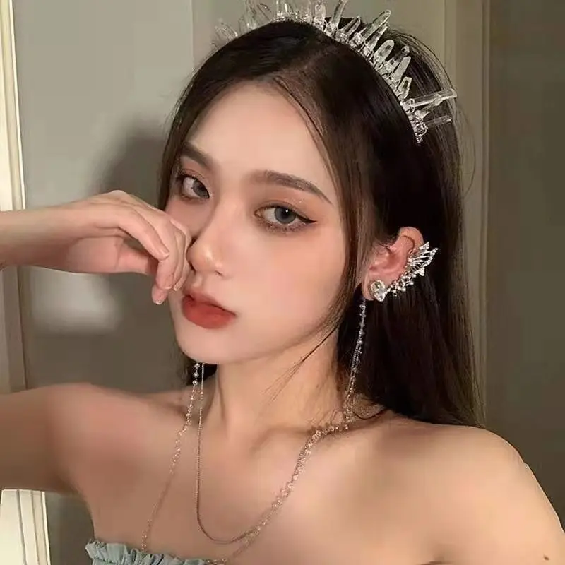 

2021 New Sen Department Crystal Butterfly Integrated Tassel Earrings for Woman Shiny Crystal Butterfly Earrings Eardrop Jewelry