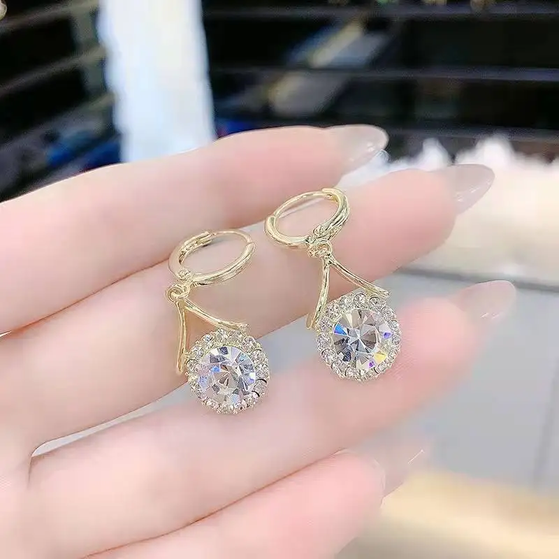 серьги 2021 тренд женские бижутерия для женщин висячие кольца zara woman сережки