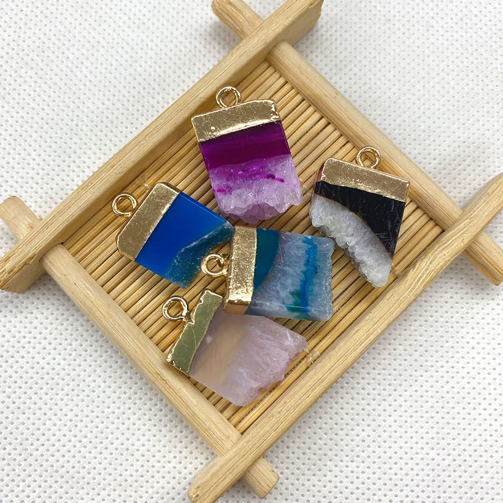 

1pcs Wholesale Natural Color Crystal Druze Agate Pendant Beautifully Gilded Irregular Pendant for DIY Charm Necklace Accessories