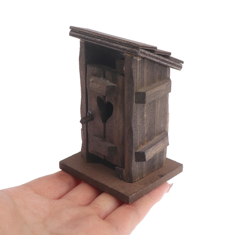 

1/12 Dollhouse Miniatures Wooden Rural Latrine Simulation Outhouse Field Thatch Toilet for Dollhouse Decoration Accessories