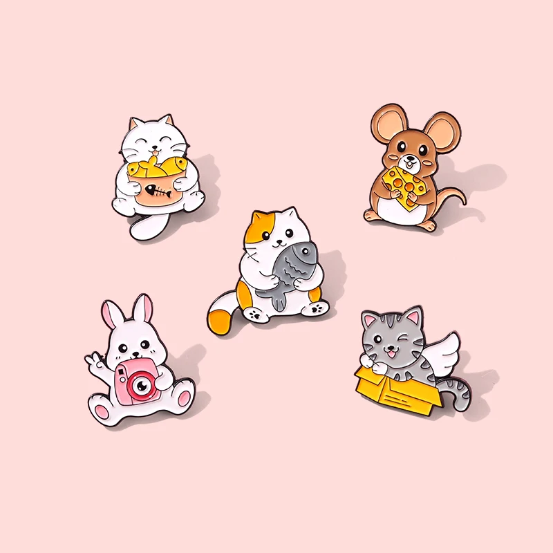 

New creative kitten fish mouse cheese rabbit photo Brooch cute cartoon animal modeling metal Brooch fashion decoration pin