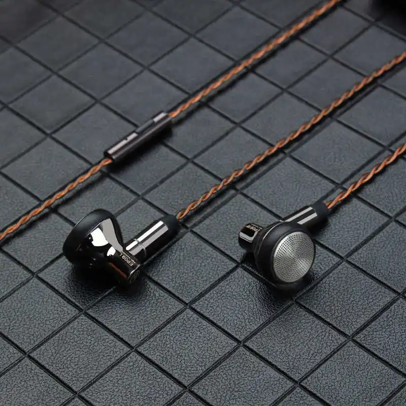 

EP09 HIFI Dynamic In Ear Earphone Oxygen Free Copper Silver Plated Earphone Cable Wire Headphone With Microphone