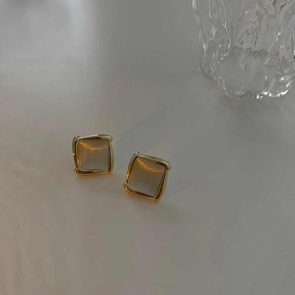 

Restoring Ancient Ways Is Simple Geometric Square Fashion Women Stud Earrings Creative Aesthetic Temperament Stud Earrings