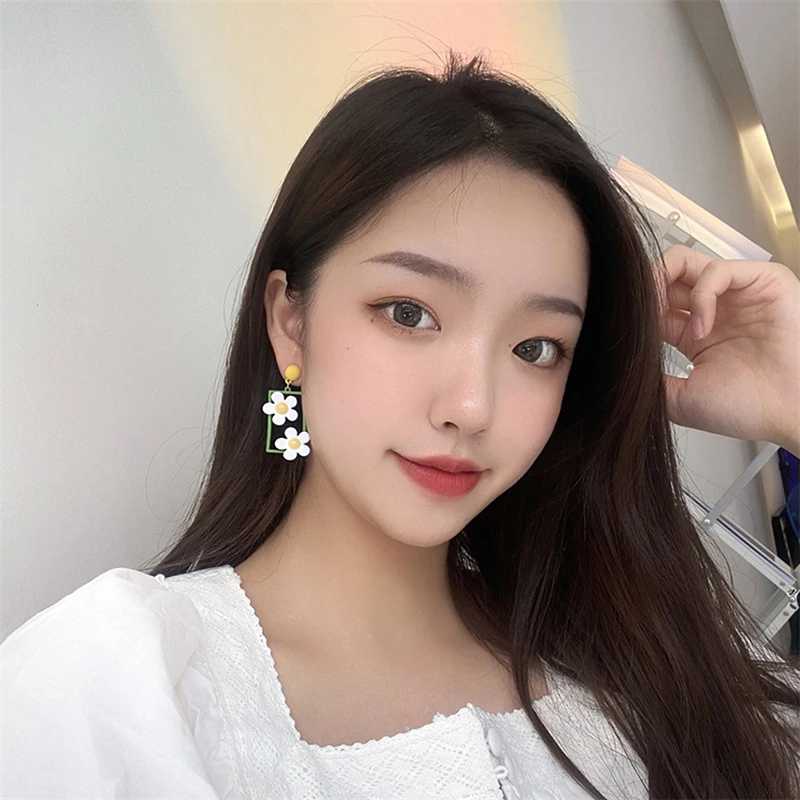 

New Little Daisy Flower Female Earrings, Fashion, K-pop Punk Style, Jewelry Party Gifts, Spring Festival, Holidays,