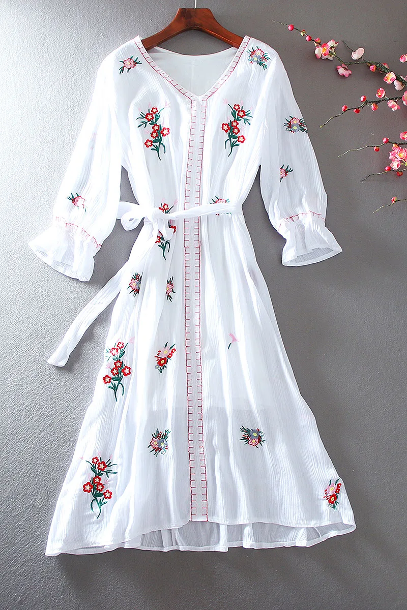 

Vintage Art Fresh Floral Embroidery Midi Dress Women 2021 Sweet Belt V-neck Slim Beach Vacation Dress Cotton Linen Summer Dress