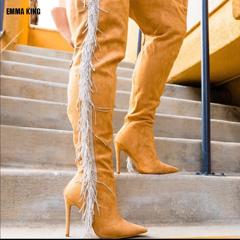

Женские Модные Дизайнерские Сапоги выше колена с кисточками, привлекательные блестящие сапоги на тонком высоком каблуке, женские длинные сапоги с острым носком, 2020