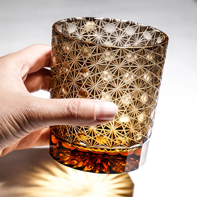 Стакан для виски Edo Kiriko Glasses с гравировкой Bohemian Czech на ручной очистке цветного стекла с подарочной коробкой.