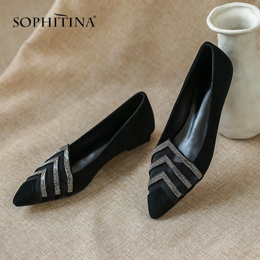 Женские удобные замшевые туфли SOPHITINA однотонные офисные на плоской подошве