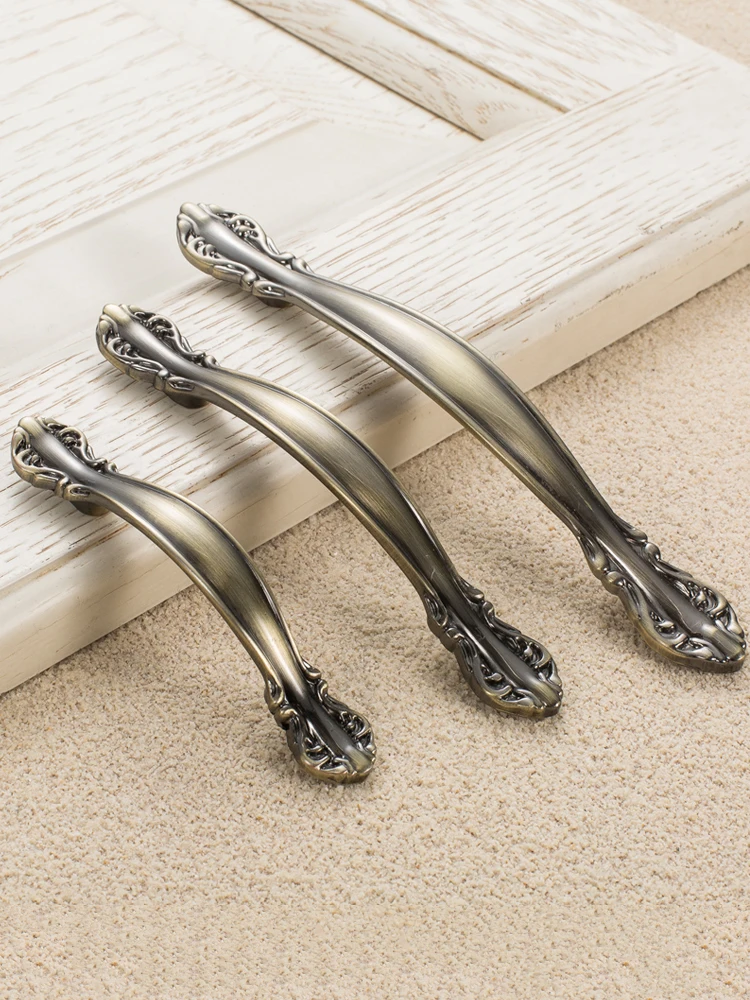 

Door Handles Chinese style drawer ambry shoe cabinet door of Europe type green gu tong shake handshandle small handle contempora