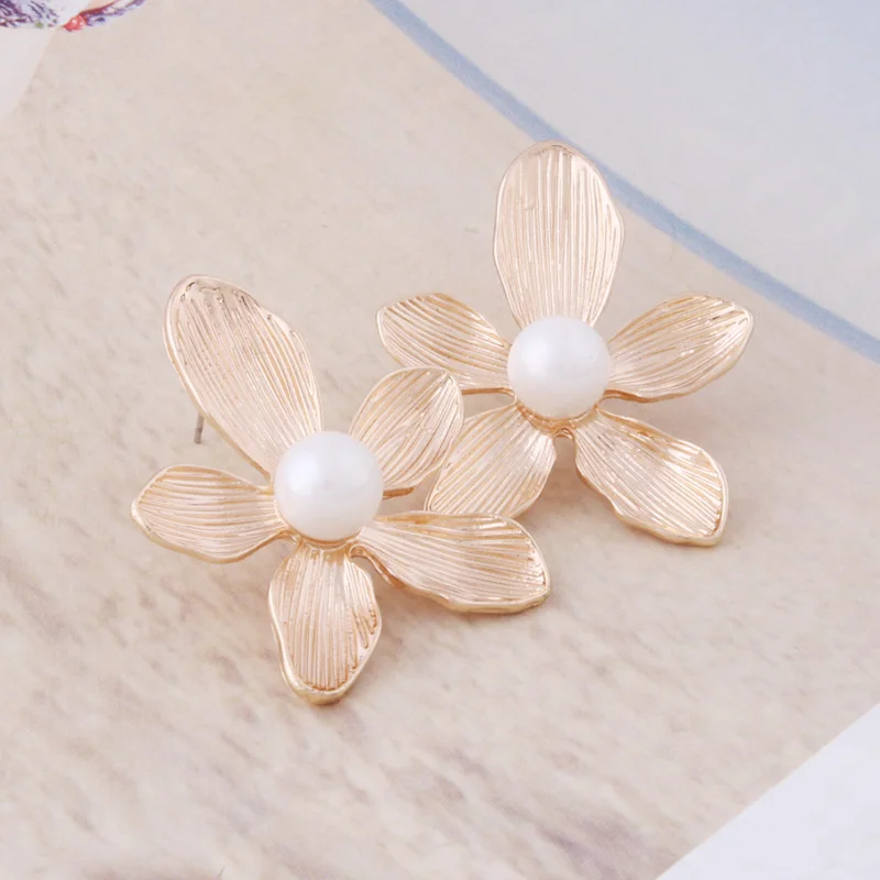 

NeeFuWoFu Flower earrings Leaves geometry Earring Flash Printed Metal for Woman Ear Large Brinco Printing Oorbellen Earrings