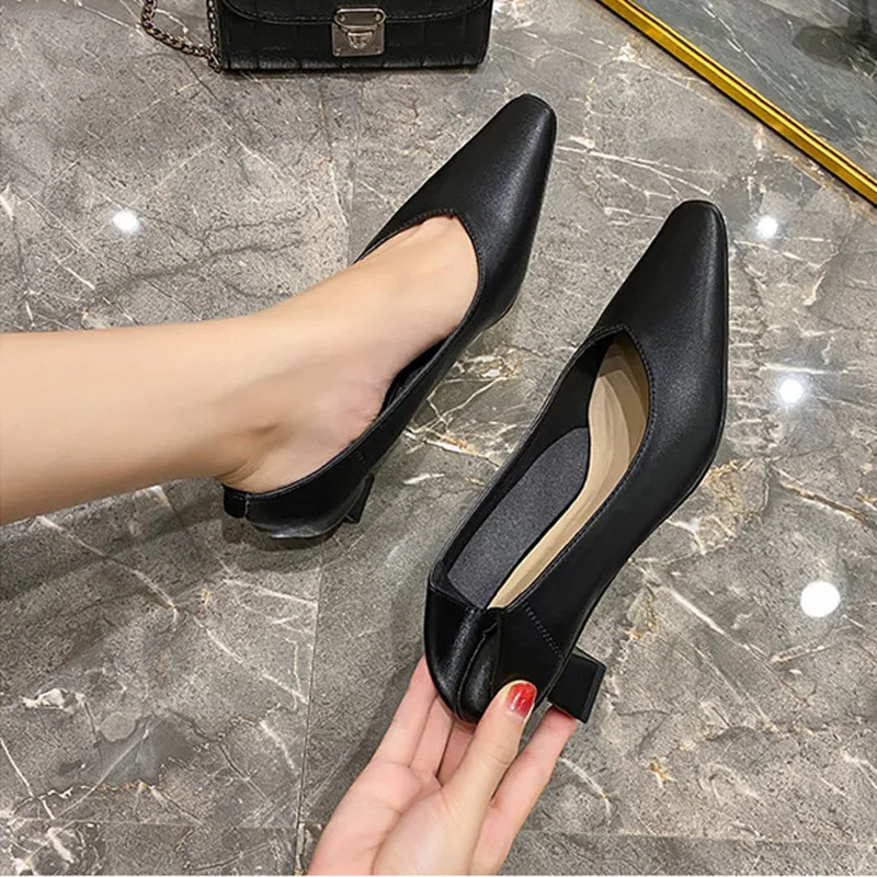 Туфли-лодочки женские на высоком квадратном каблуке пикантная мягкая кожа