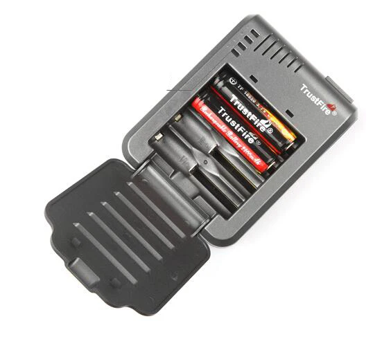 

TrustFire TR-003 Universal 4P Li-ion Battery Charger +2pcs TrustFire Protected 18650 3.7V 2400mAh Lithium Rechargeable Batteries