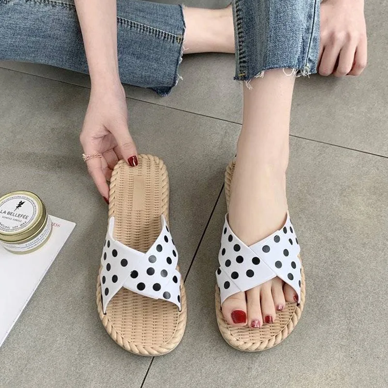 Женские сандалии и шлепанцы женской одежды все-матч с плоским дном Ins/модные