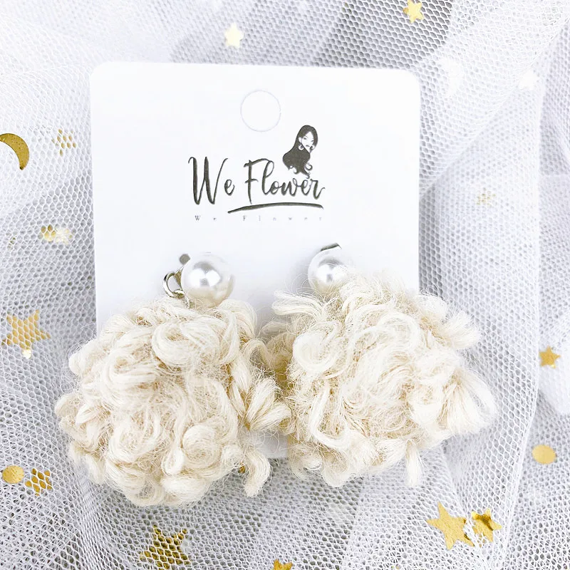 Мы цветок шикарные большие белые серьги с меховым шаром женские трендовые