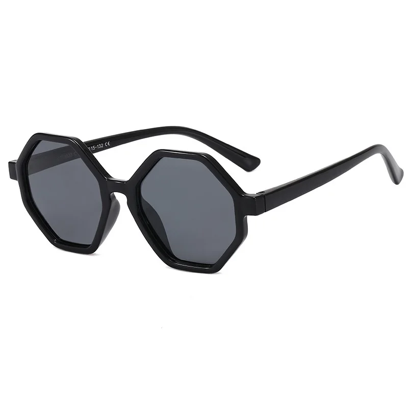 

The new fashion movement polygon sunglass silicone polarizing glasses comfortable shade 11023 children