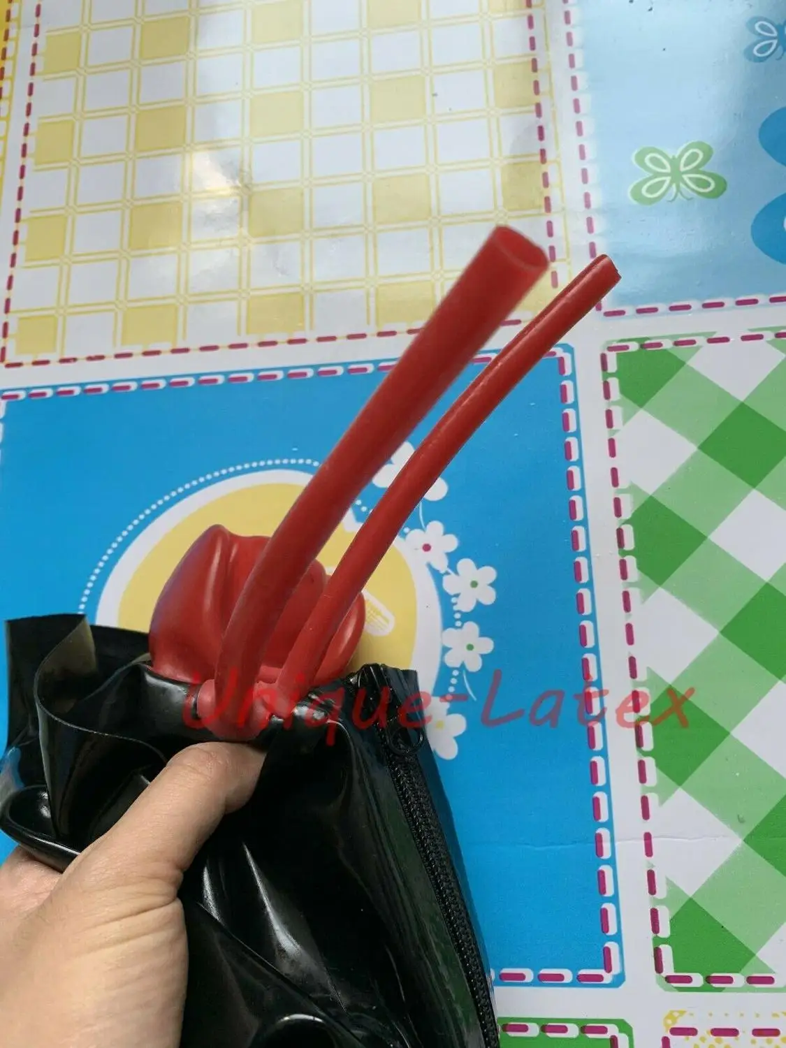 Маска из латекса с красными зубами длиной 15 см| |