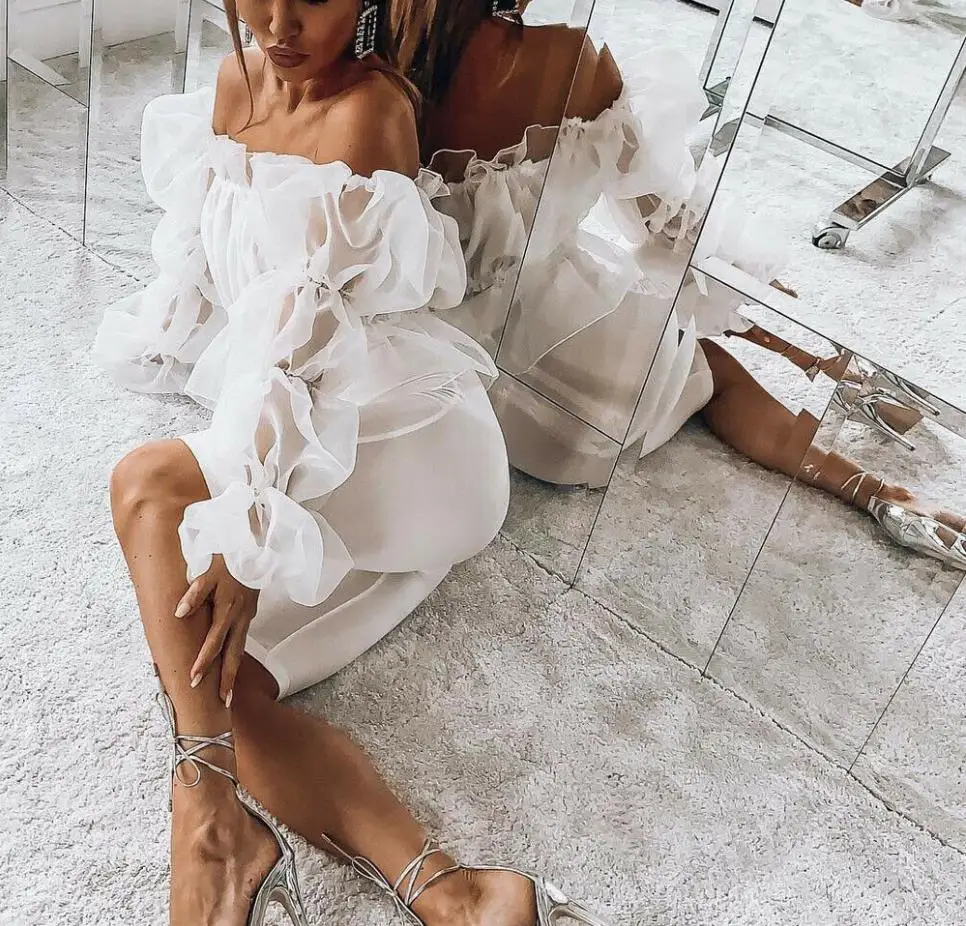 Женская сетчатая короткая блузка с открытыми плечами и оборками привлекательная