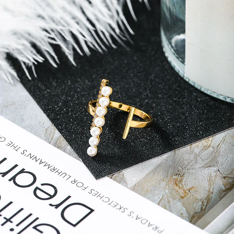 

2020 Trendy Imitation Pearl and Zircon Ring for Temperament Women Elegant Size Open Adjustable Gold Color Finger Ring Jewelry