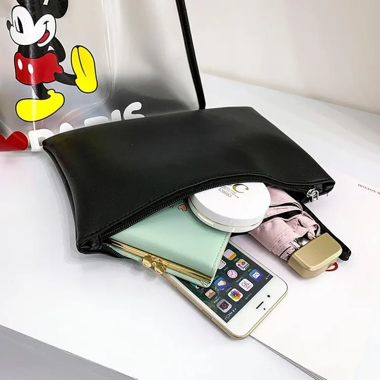 

2021 Disney's new waterproof diagonal transparent bag portable beach bag Mickey mouse plastic bag shoulder bag top handle bags