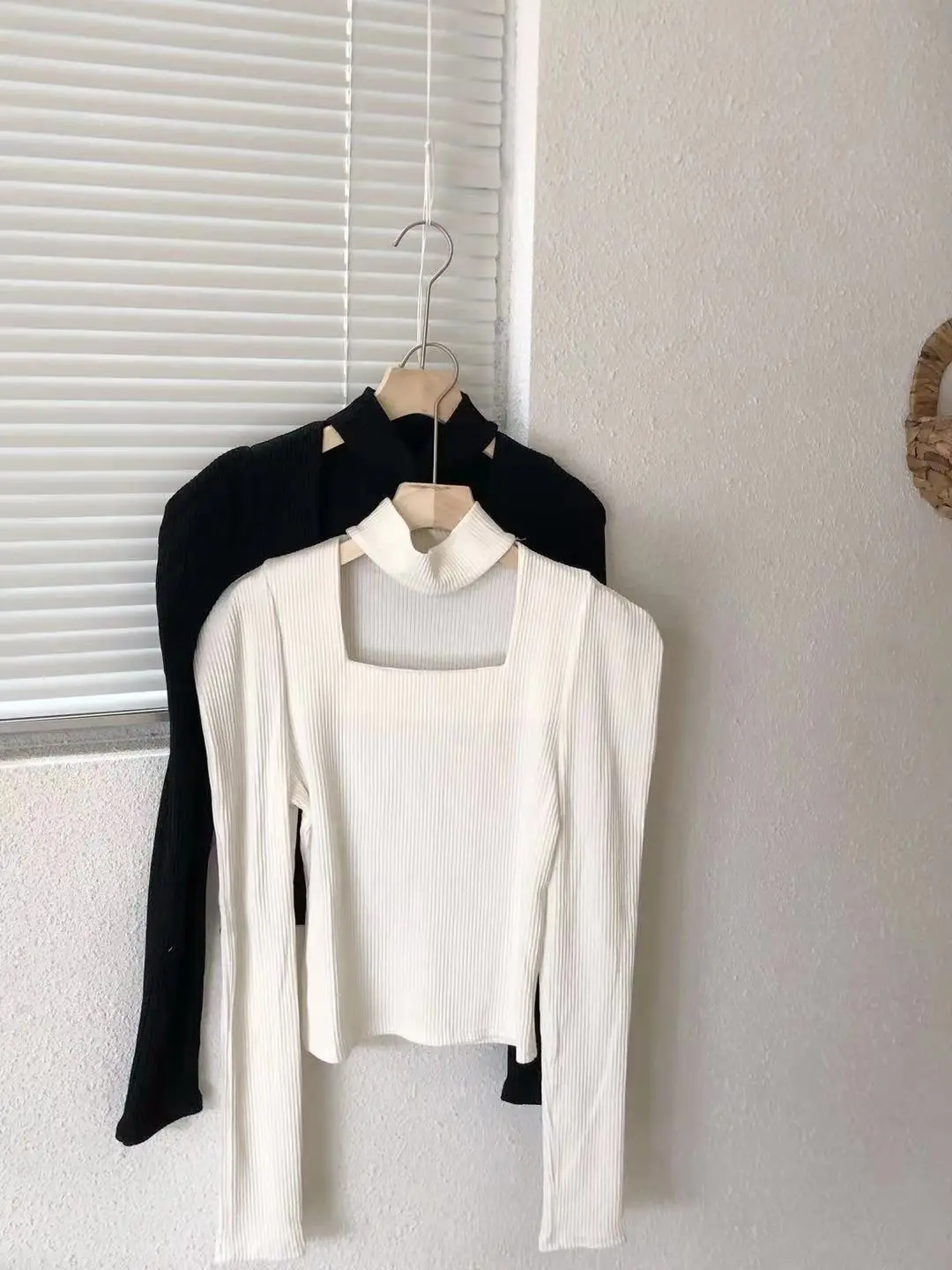 

Korean-style Chic Western Style off-Shoulder Square Neck Halter Cut-out Sneaky Design Blouse Bottoming Long Sleeve T-shirt